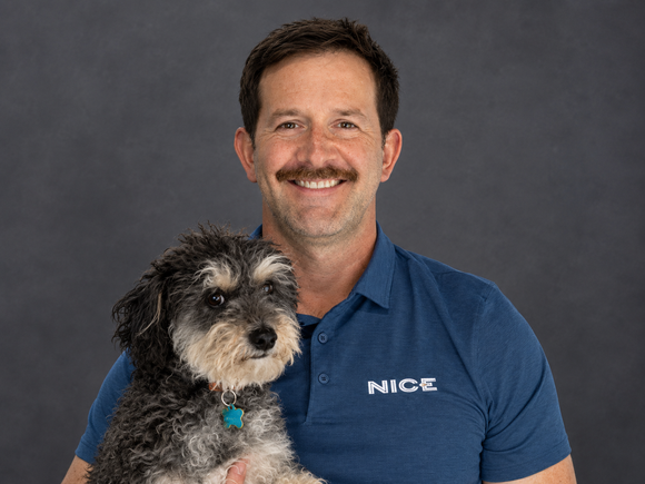 Brett FloresDistrict Sales Director - West